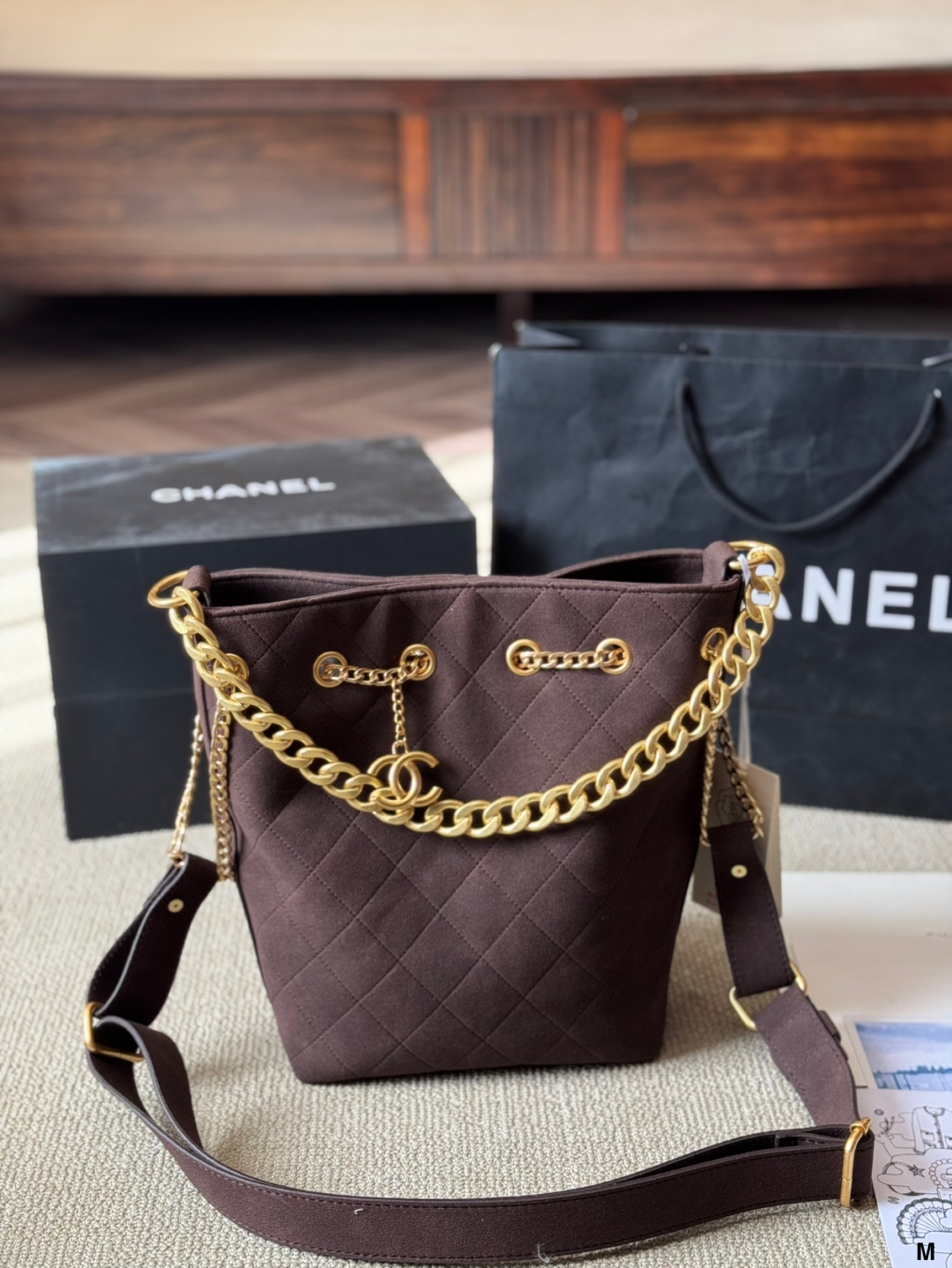Chanel Bucket Bag 040 DB581 28cm