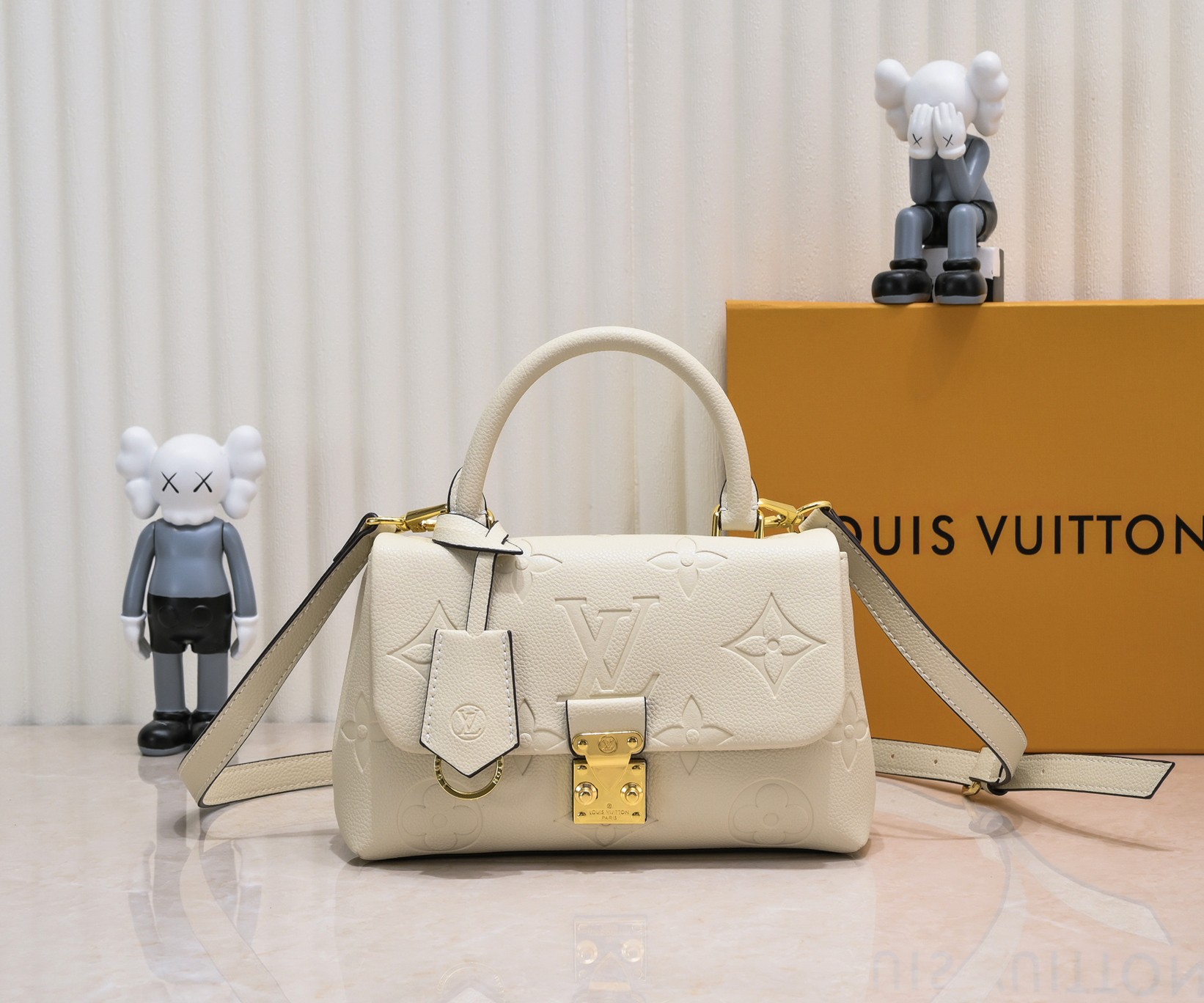 LV Madeleine Bag White embossing M45976 XX061 24-30cm