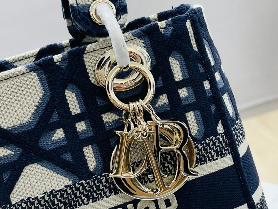 10A + top quality Dior Medium Lady D-Lite Bag 9920 DD003 24cm