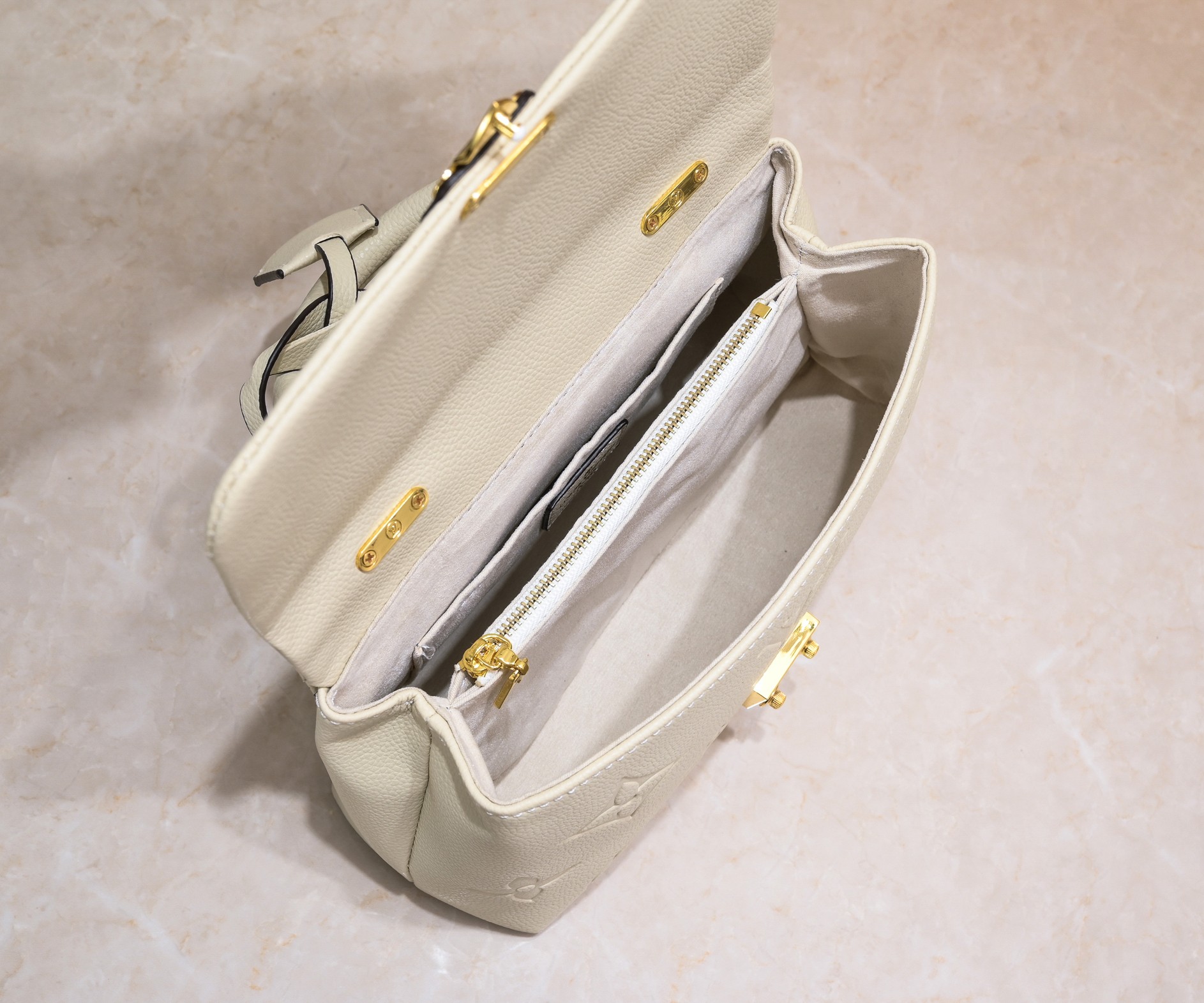 LV Madeleine Bag White embossing M45976 XX061 24-30cm