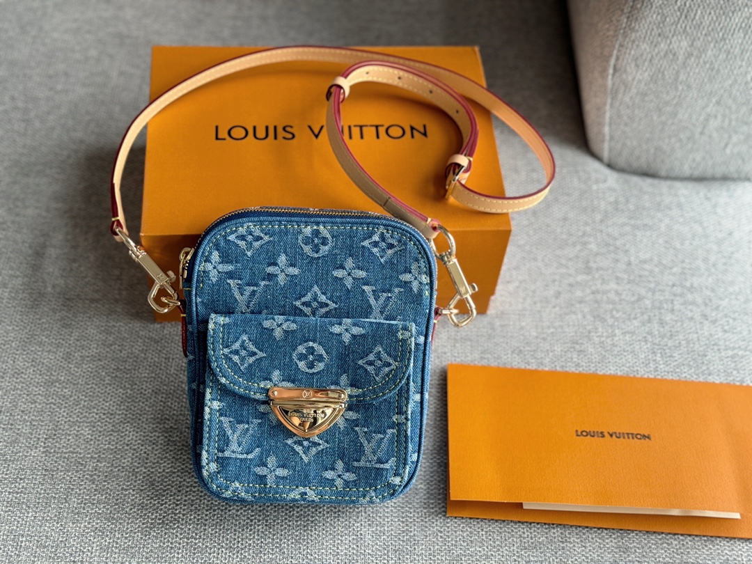 LV Mobile phone Bag 020 DB512 14cm