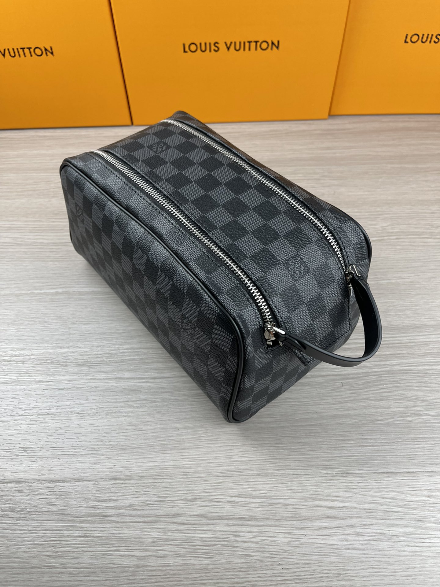 LV47528KF001 28x16x13cm