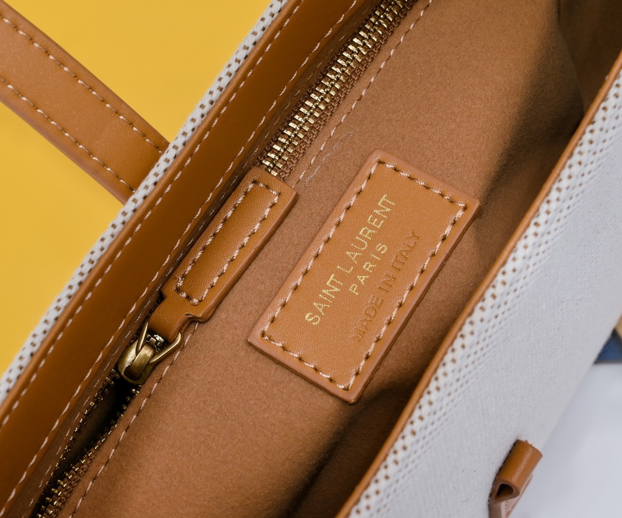 YSL LE 5 À 7 HOBO BAG 657228 LM061 25cm