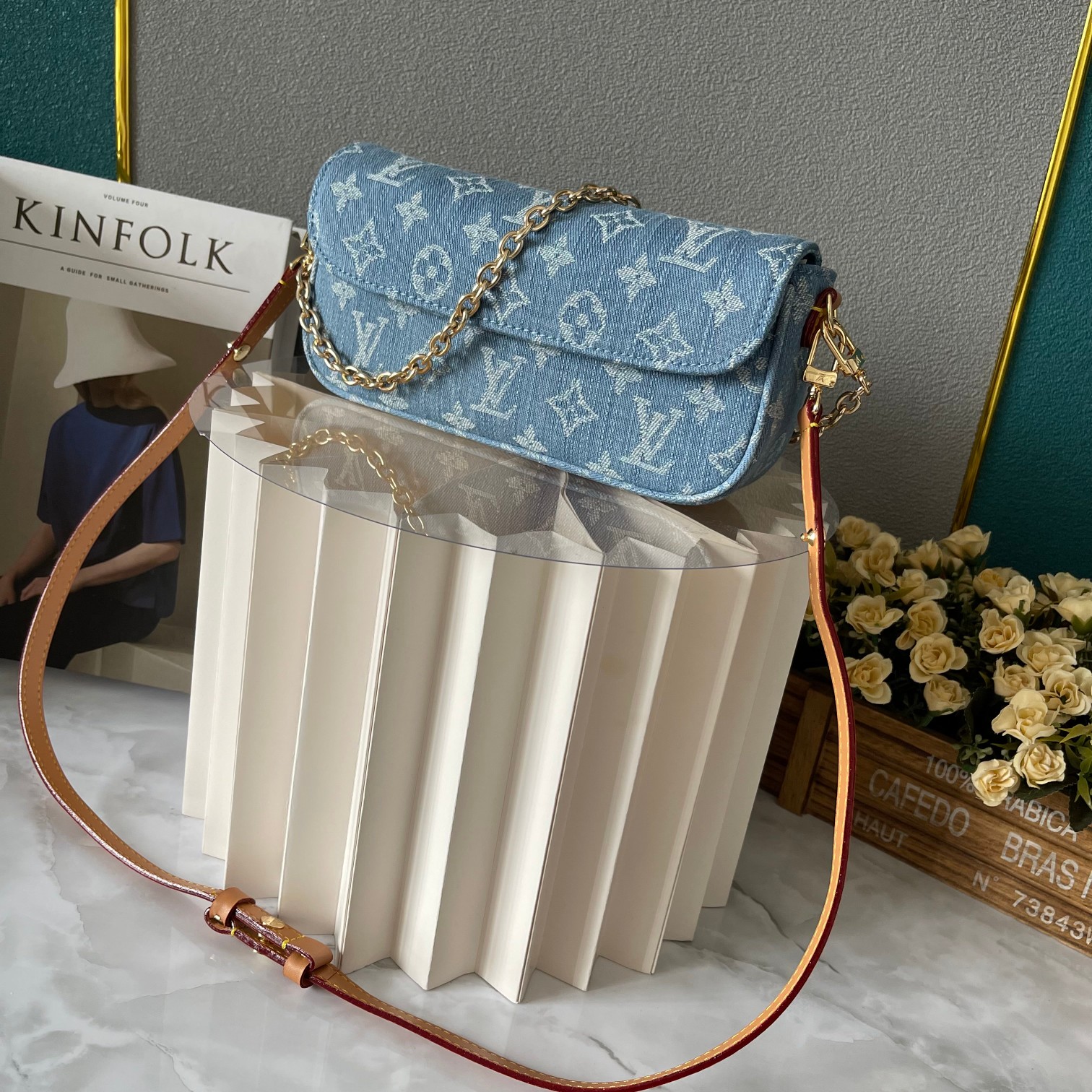 LV Wallet On Chain Ivy Bag M81911 LM021 23.5cm