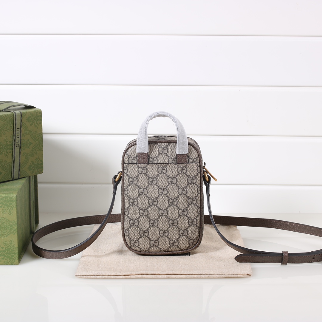 GUCCI 671682 12x16x7 cm