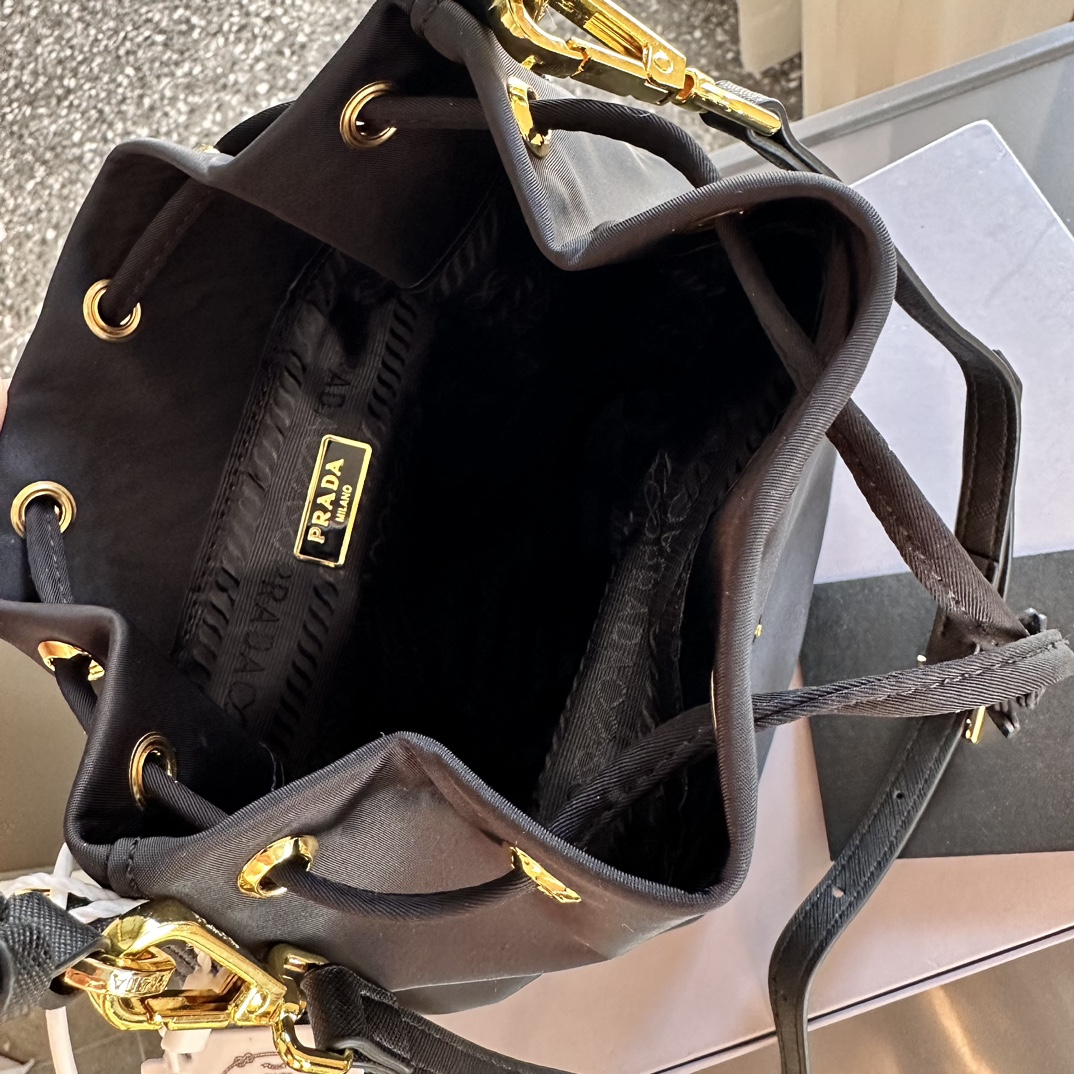 Prada Bucket Bag 004 DB041 19cm