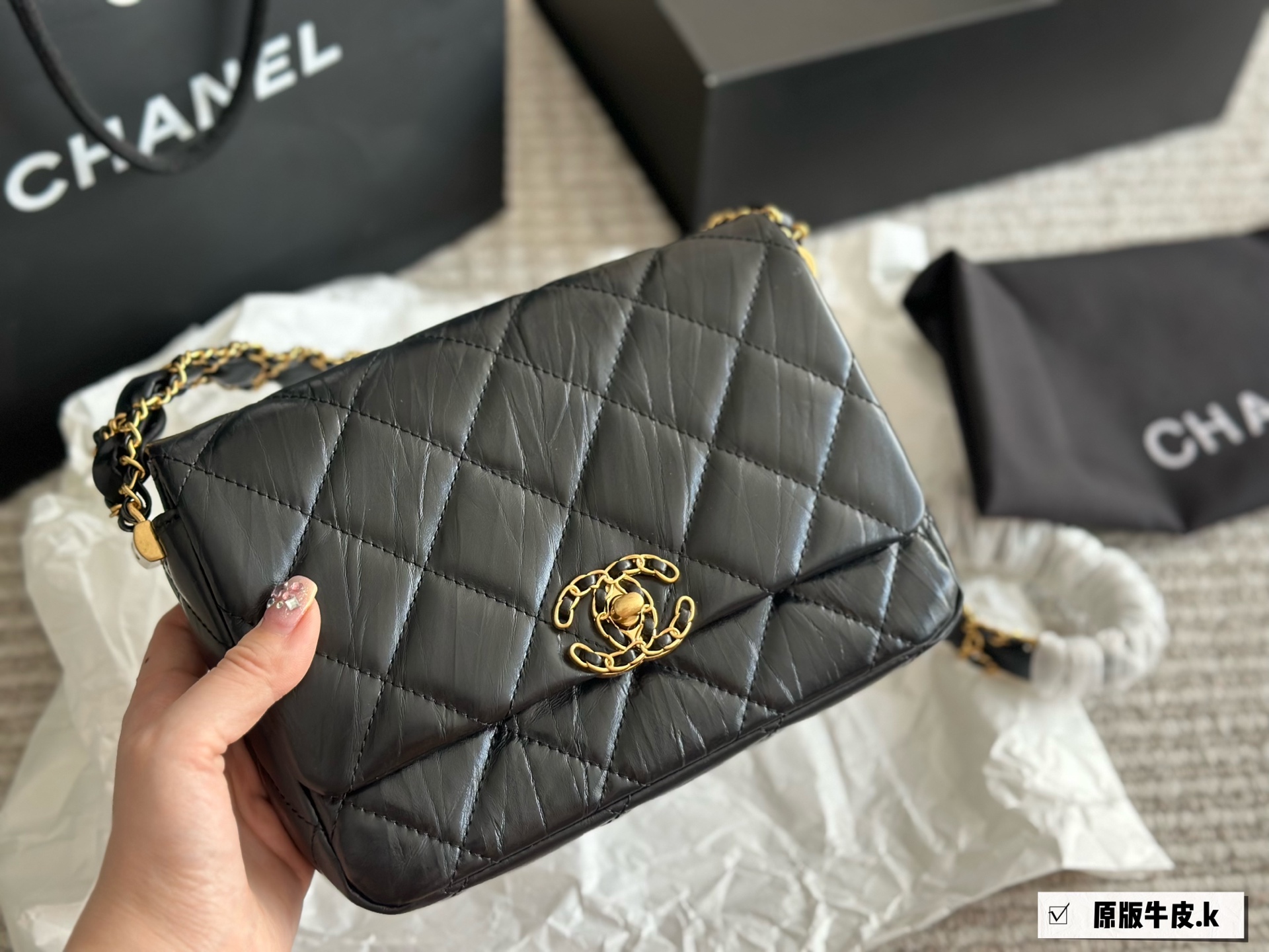 Chanel Shoulder Bag 038 DB562 20cm