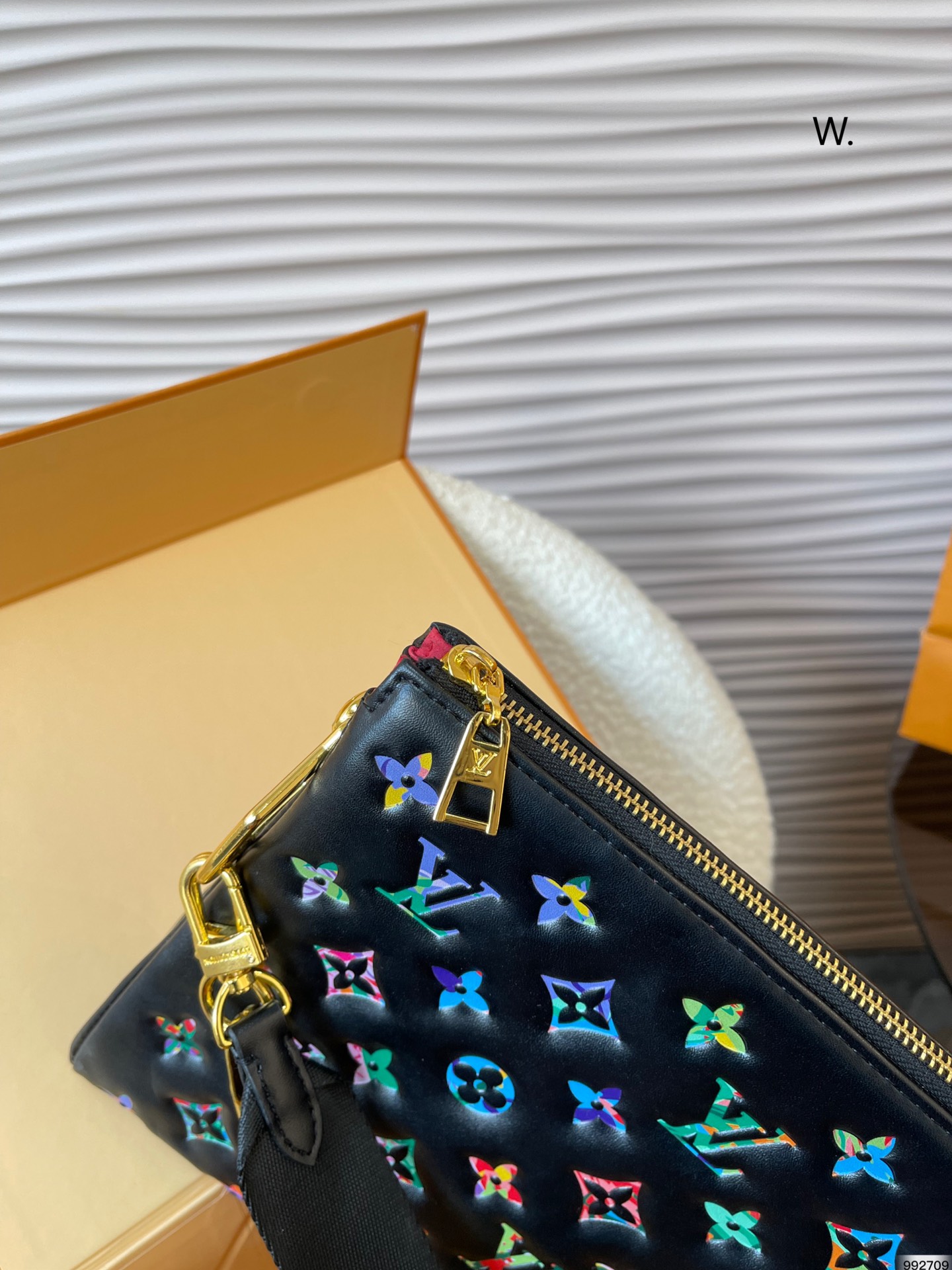 10A + quality LV Coussin PM M57793 DB081 27cm