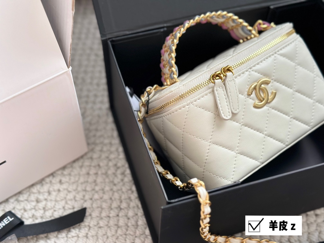 Chanel Cosmetic Bag 001 DB002 17cm