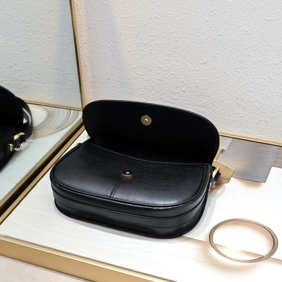 DIOR CD Besace Bag Calfskin Small Shoulder Bag (Replica)