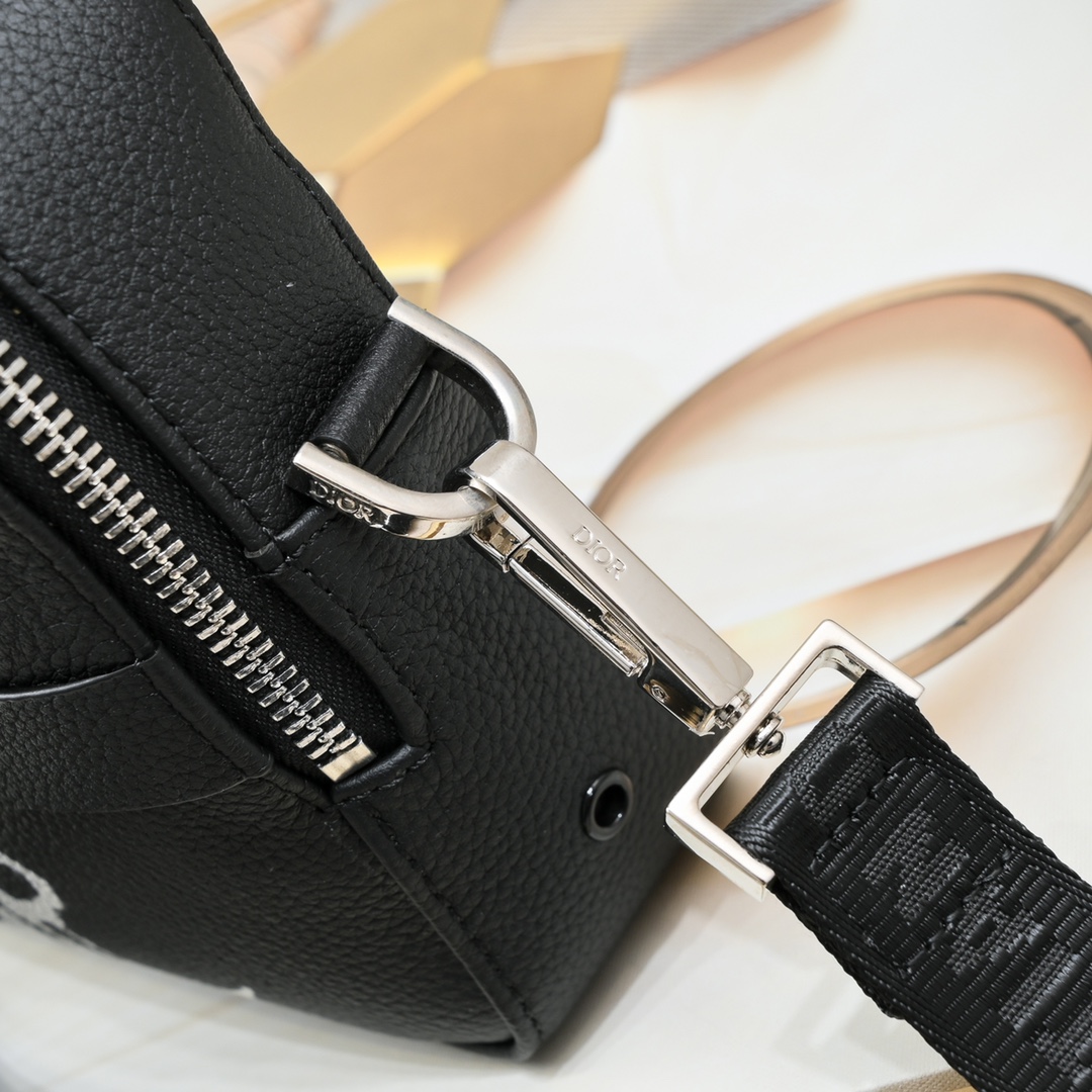 Dior Safari Messenger Bag 1050 XB022 22cm