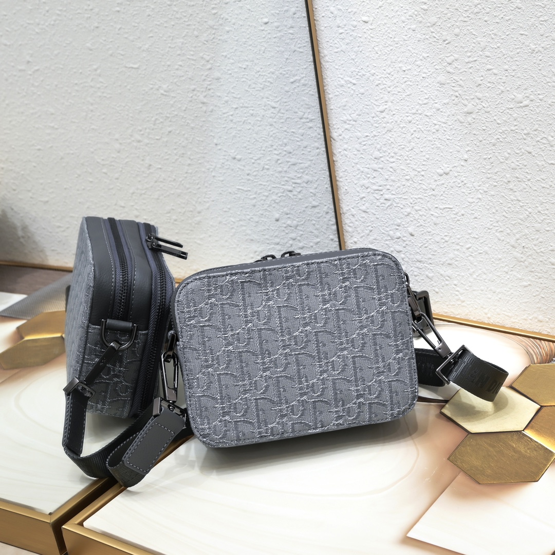 Dior Camera Bag 8888 XB061 17cm