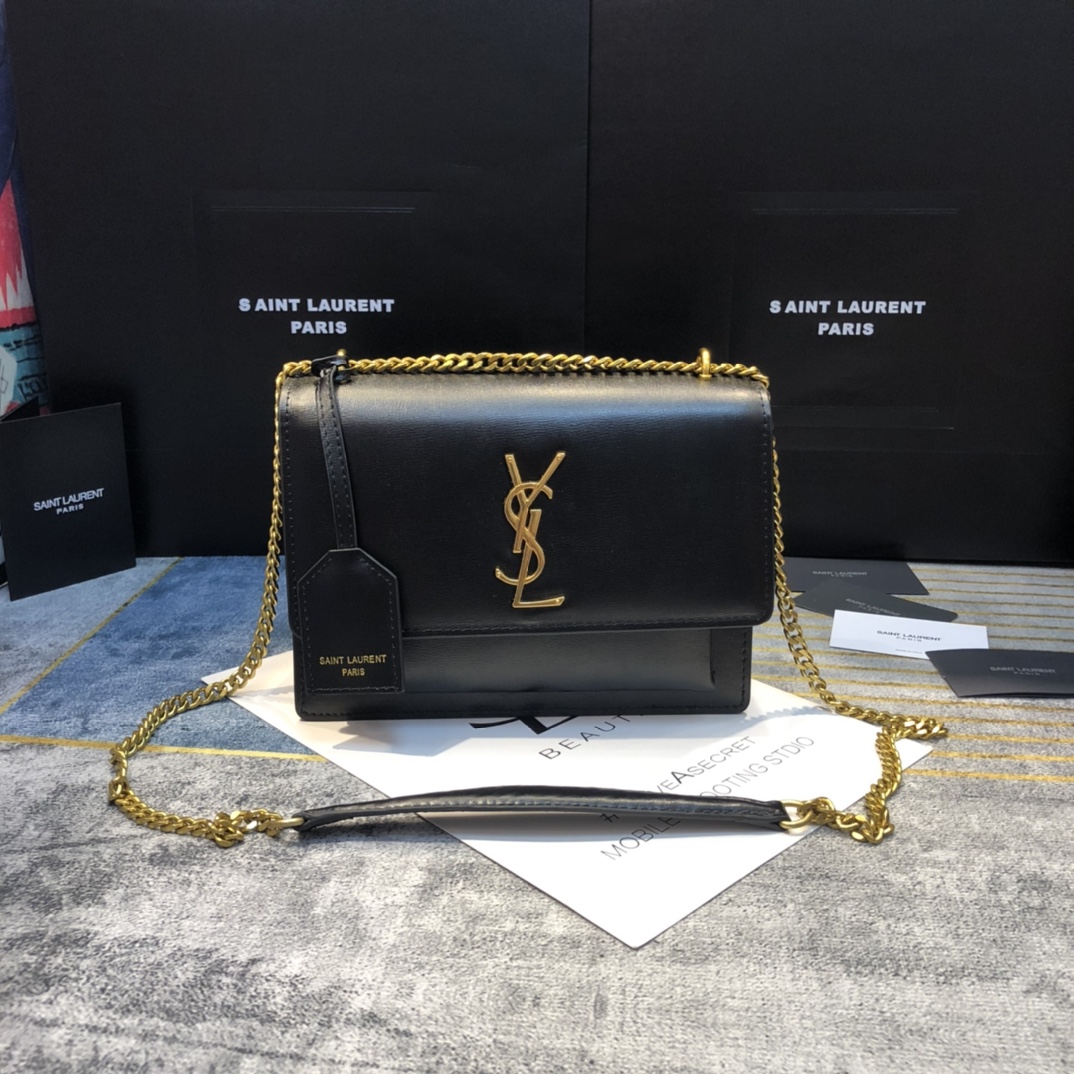 YSL SUNSET MEDIUM CHAIN BAG IN SMOOTH LEATHER