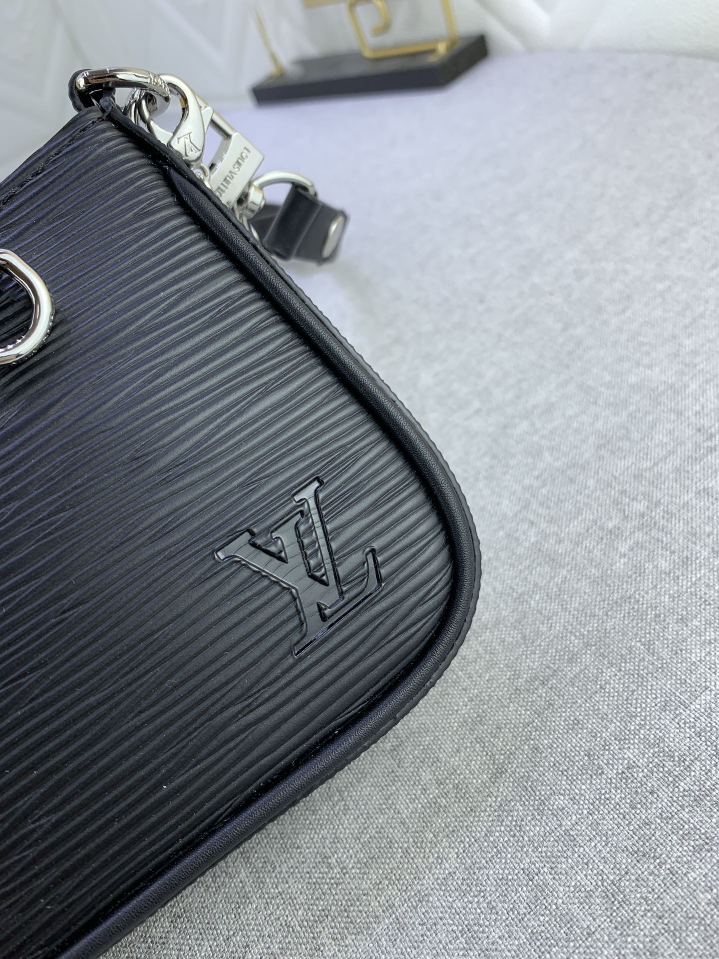LV Easy Pouch On Strap Black water ripples M80349 MQ051 19cm