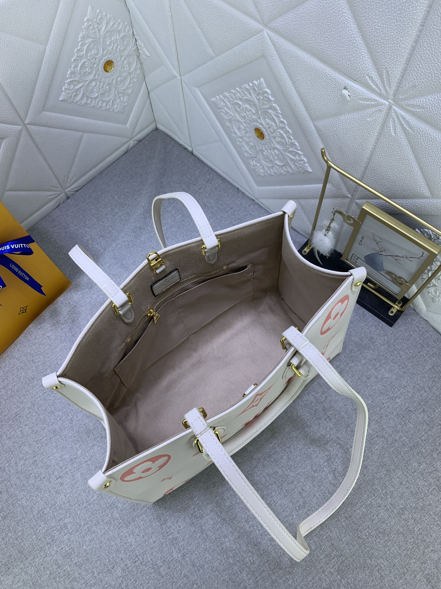 Louis Vuitton ONTHEGO MM LM061 34cm