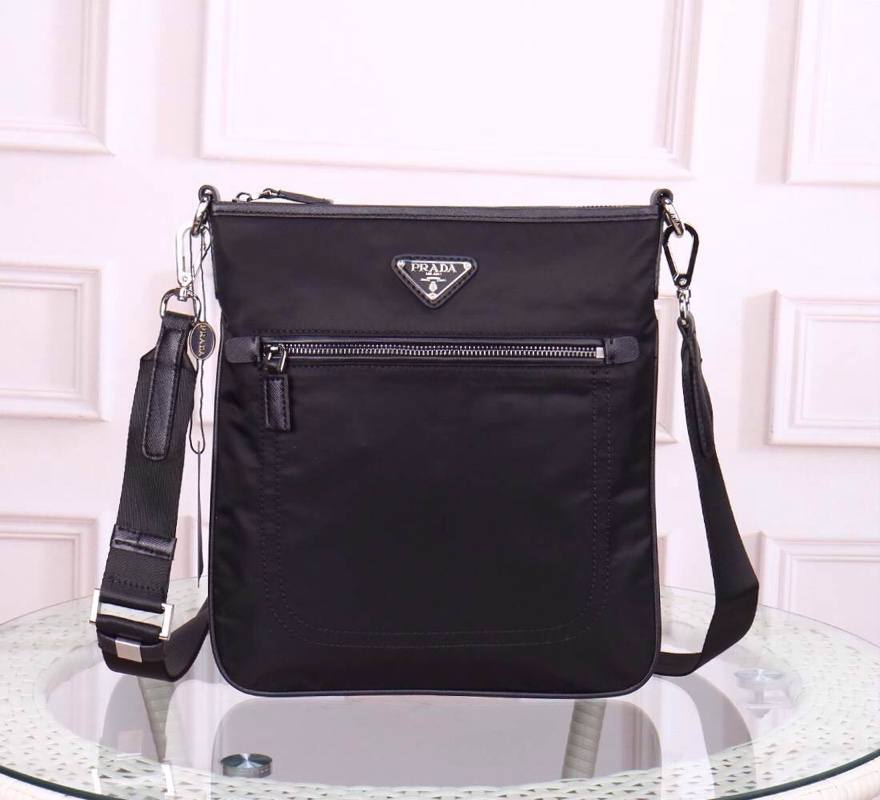Prada0819HMF011  26*28*1 cm