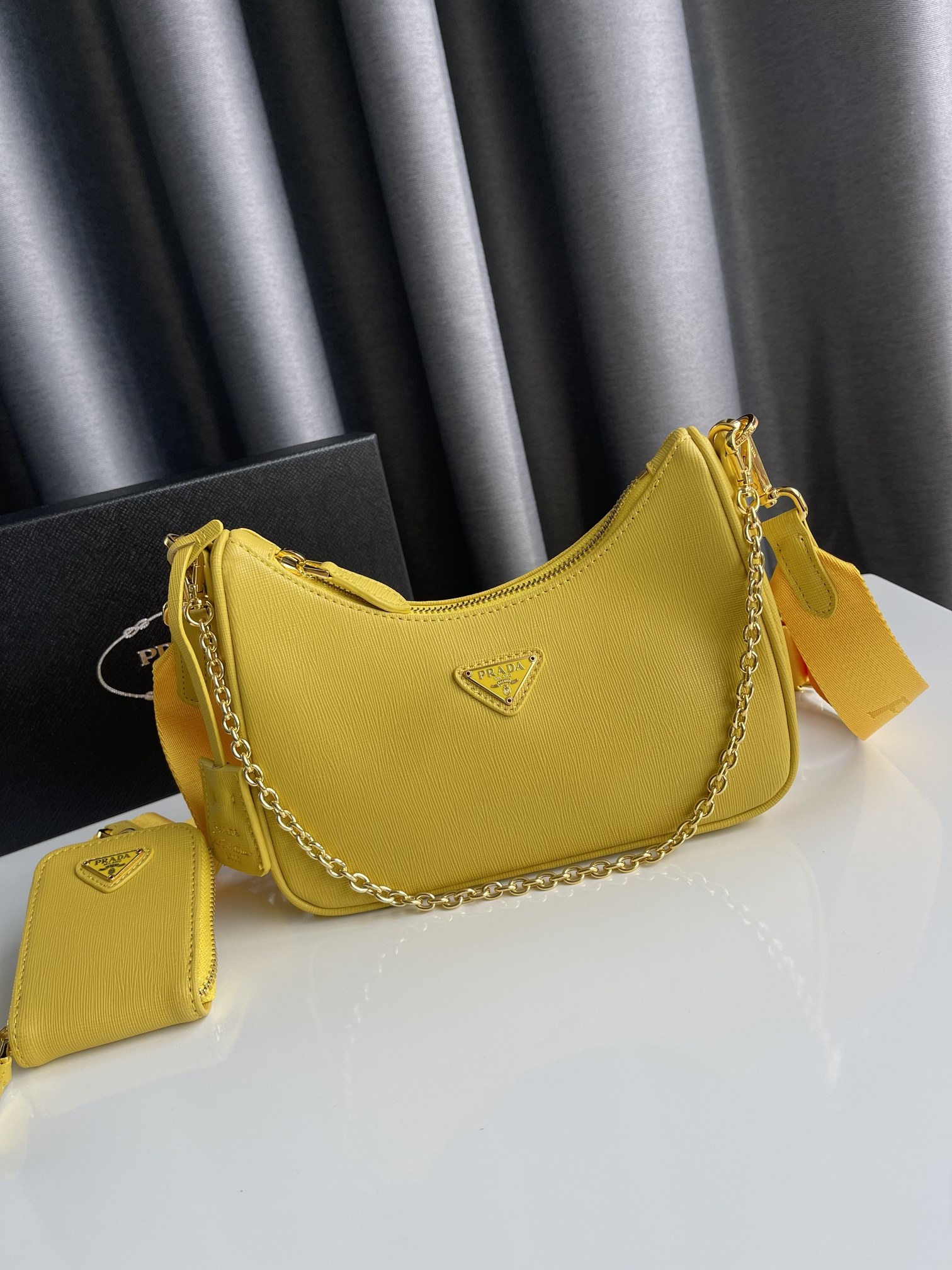 Prada Re-Edition 2005 Saffiano leather bag