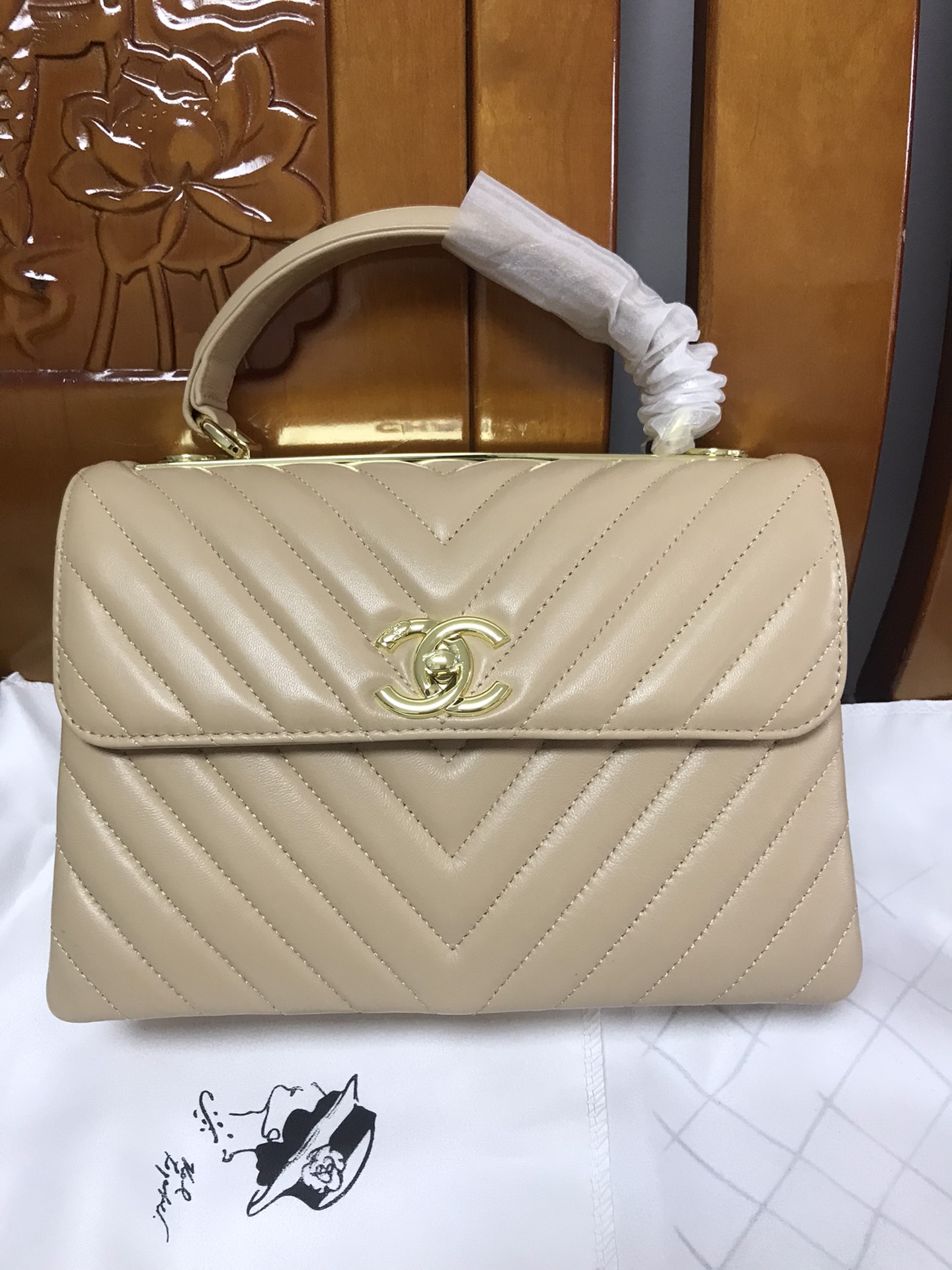 Chanel Handbag 25.5cm CC V style 92236