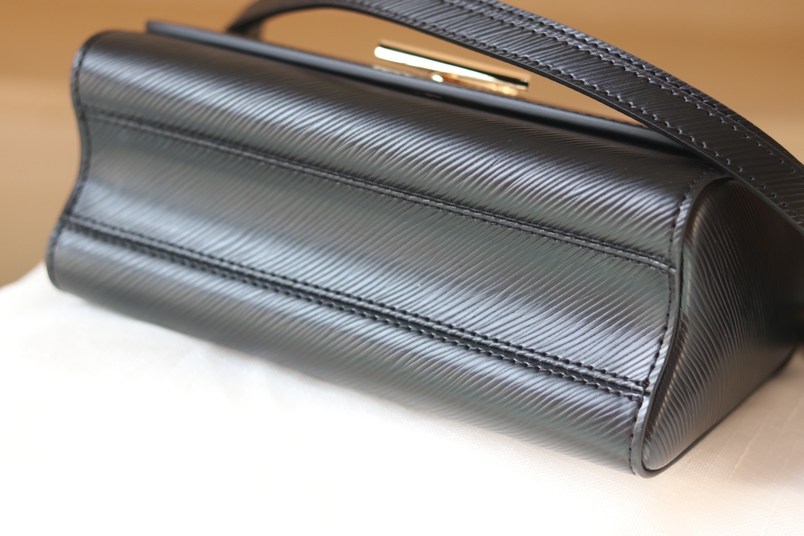 Louis Vuitton TWIST MM