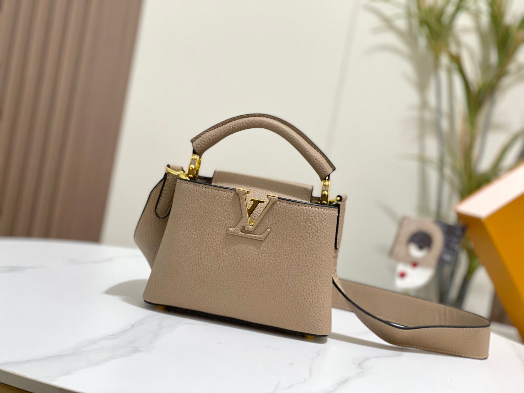 LV Capucines Bag M56071 LM091 21cm
