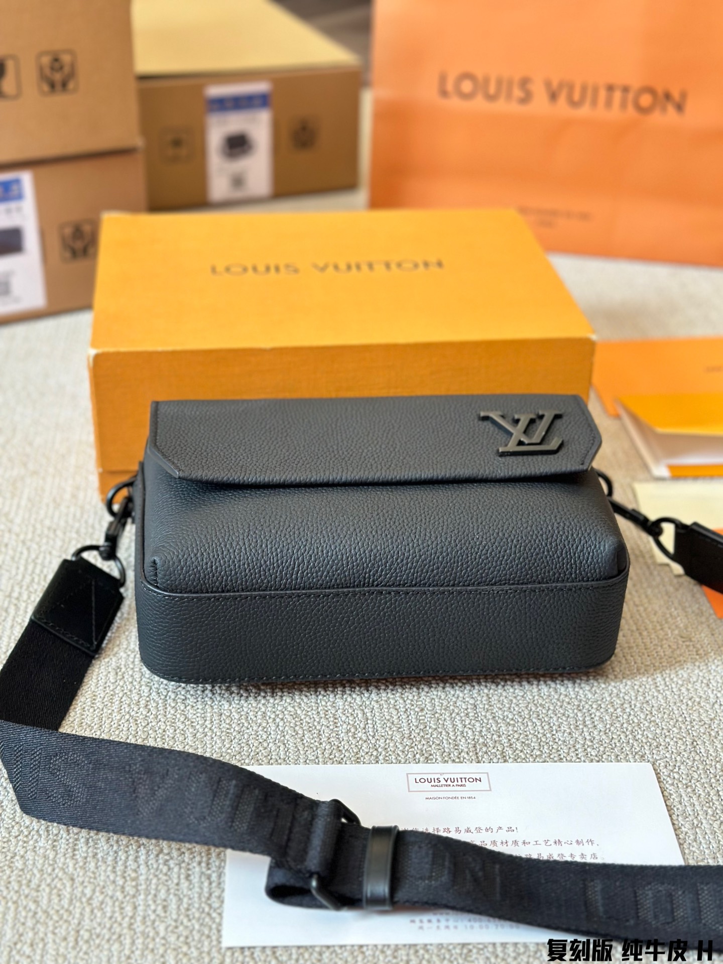 10A + quality LV Fastline Messenger Bag M22482 DB552 23.5cm