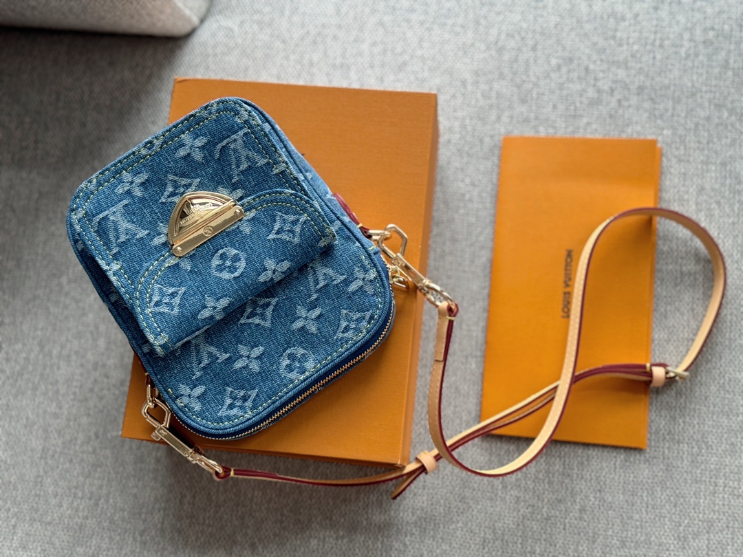 LV Mobile phone Bag 020 DB512 14cm