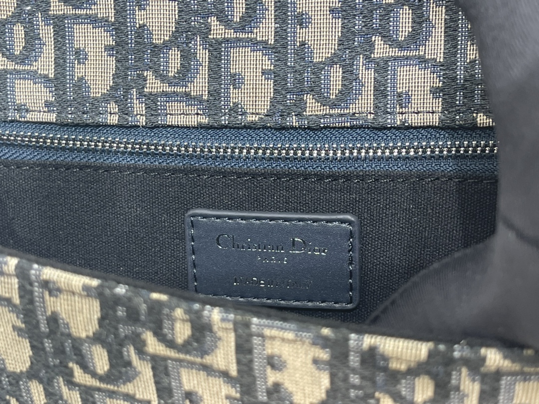 Dior 30 Montaigne Bag 5530 LM081 24cm