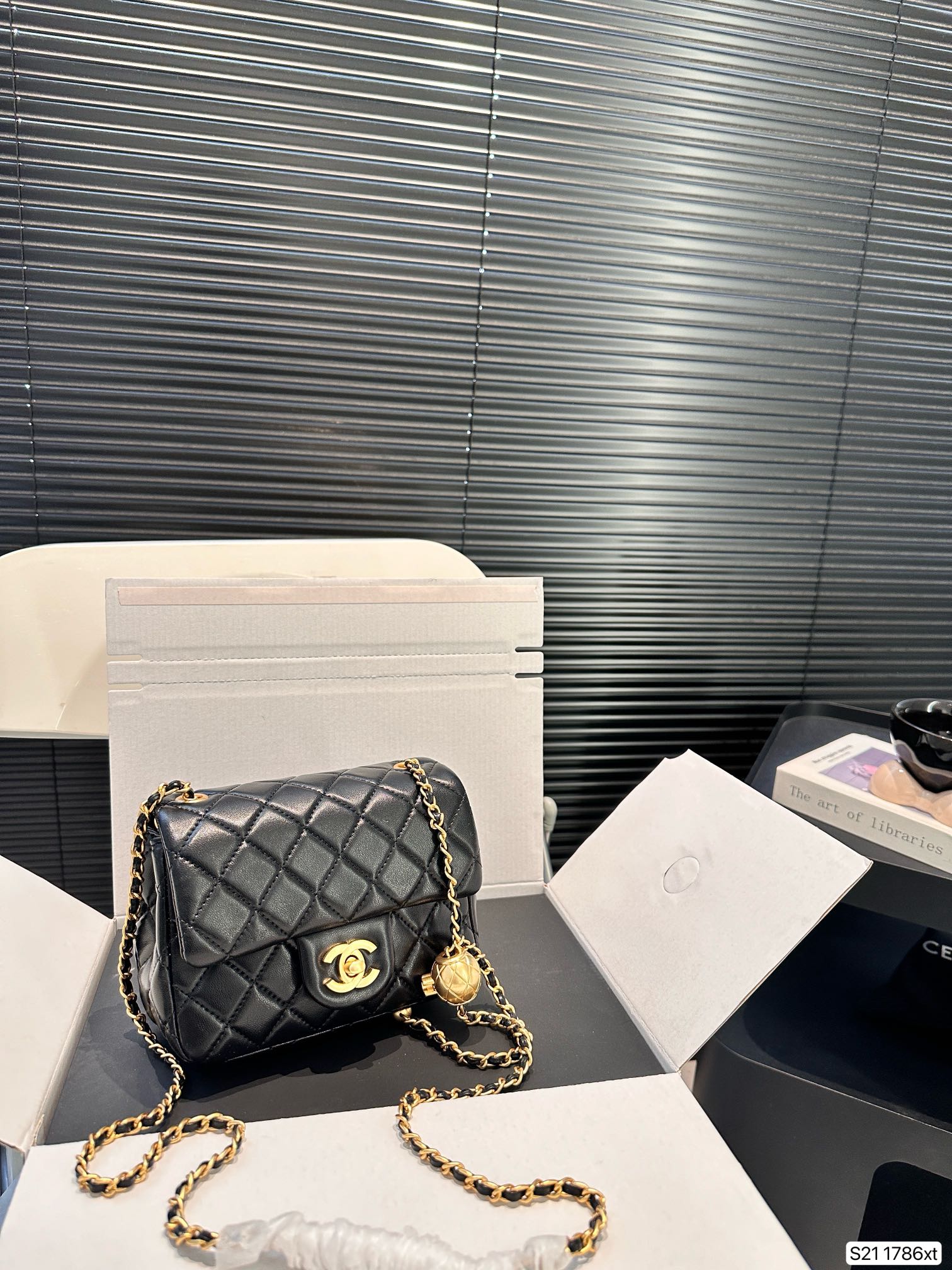 Chanel Shoulder Bag 1786 LLS071 17cm