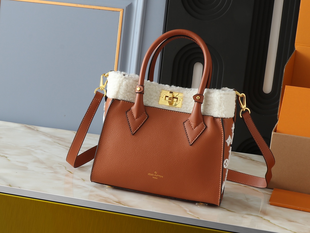 LV On My Side Handbag M20014 LM002032 25-30cm