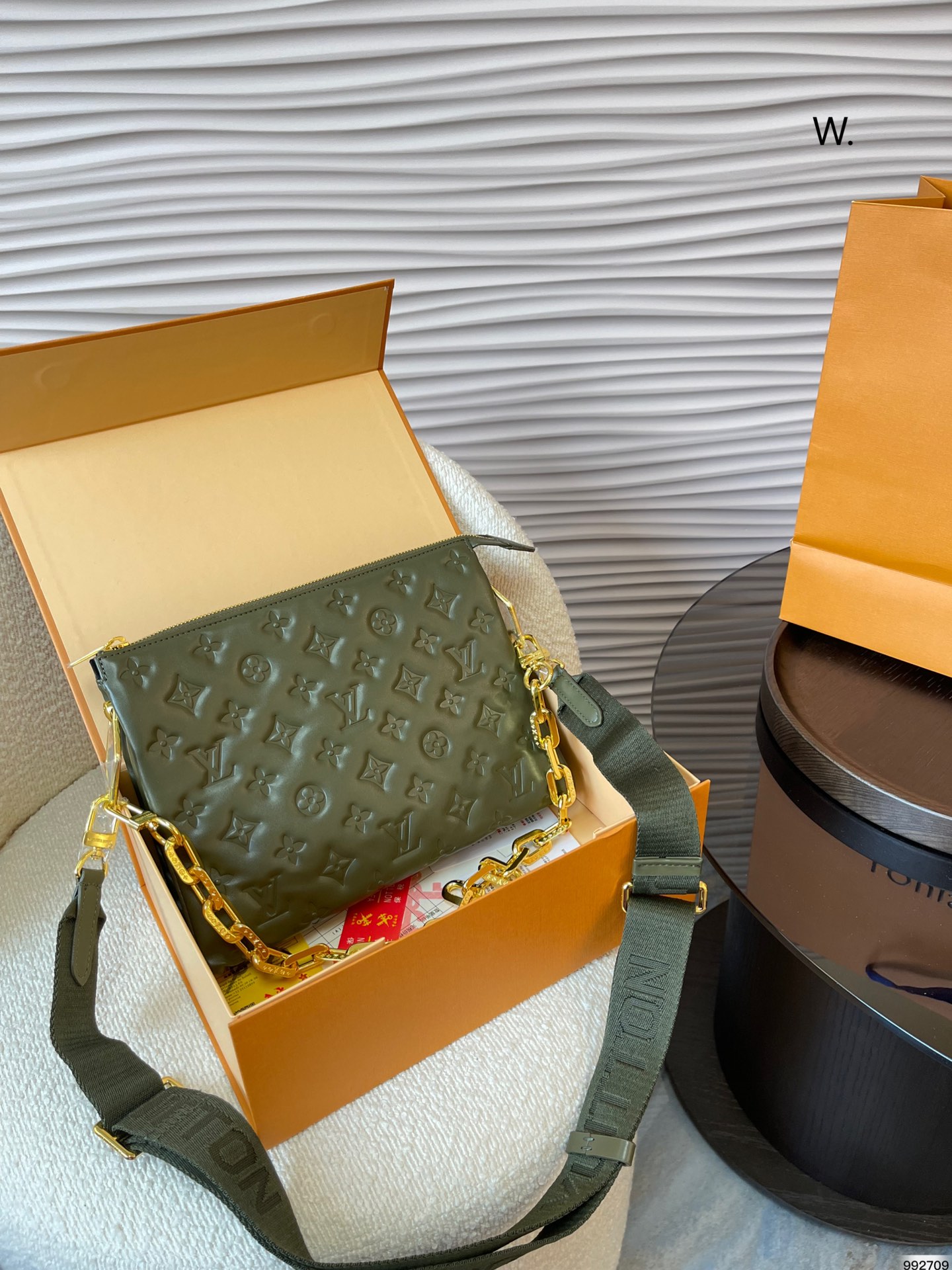 10A + quality LV Coussin PM M57793 DB081 27cm