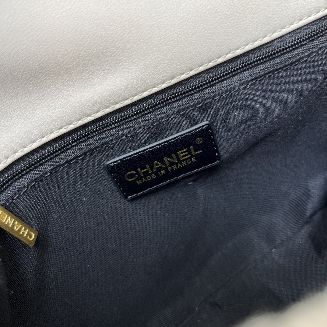 Chanel Underarm hobo bag S3204