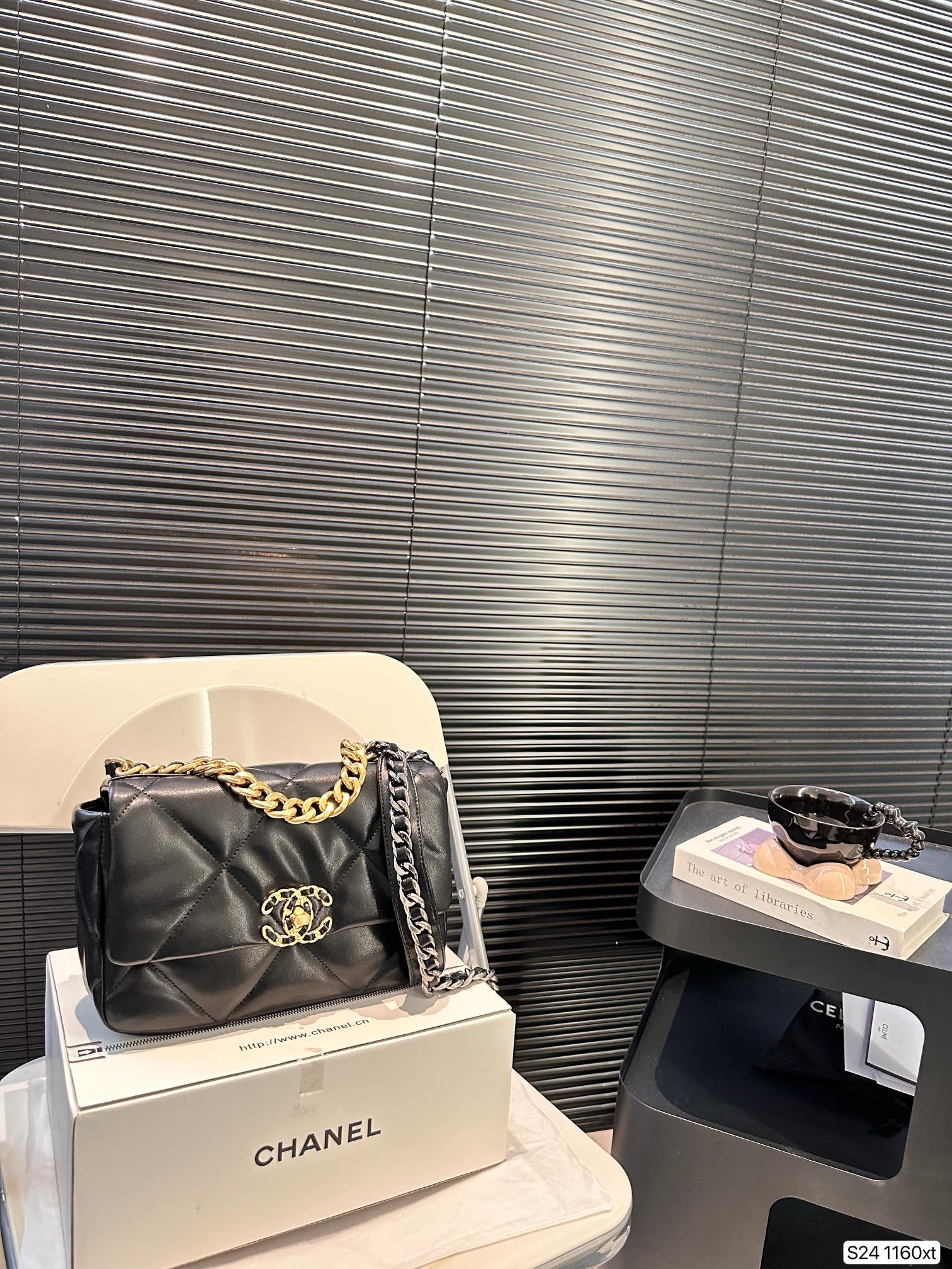 Chanel Shoulder Bag 1160 LLS581 25cm