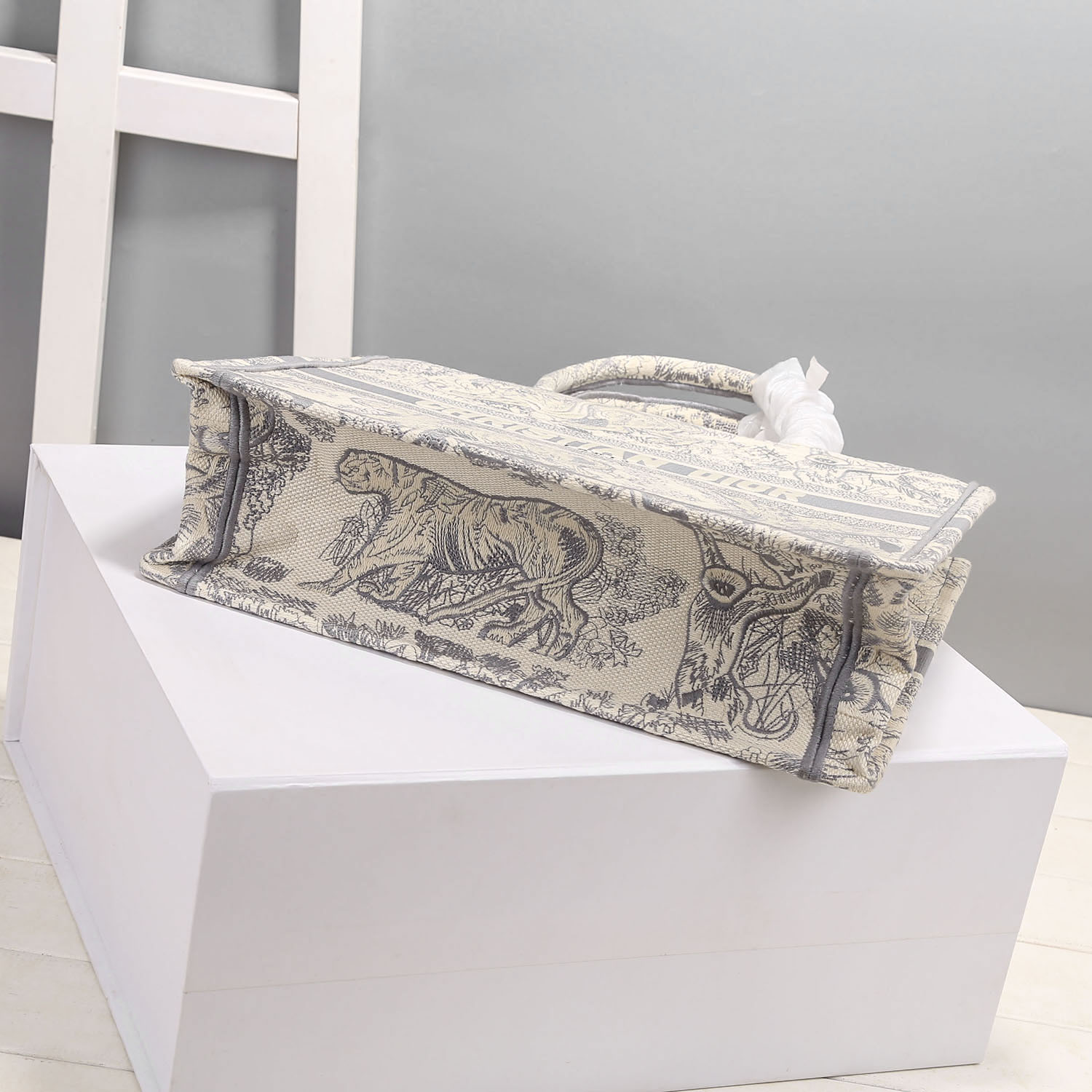 Dior  Bags Grey Tiger 𝗗𝗜𝗢𝗥 𝗕𝗼𝗼𝗸 𝘁𝗼𝘁𝗲  (12AReplica)