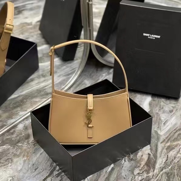 YSL LE 5 À 7 HOBO BAG IN SMOOTH LEATHER