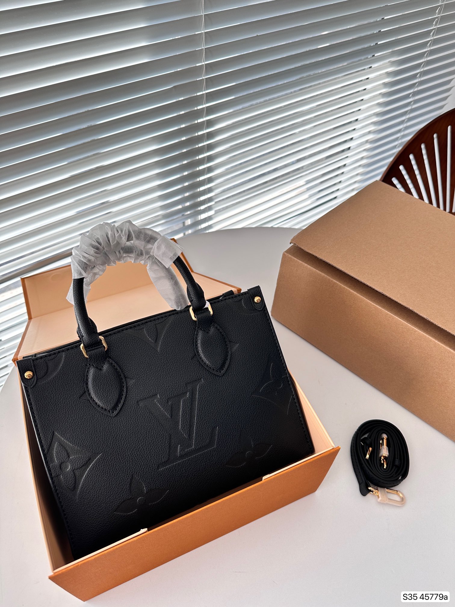 LV onthego Bag 45779 DB042 25cm