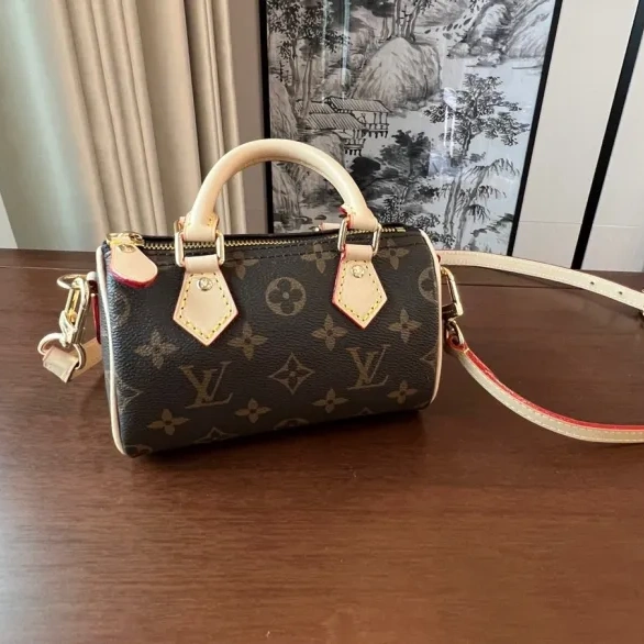 LVM81085LM041 16*10*7.5 cm