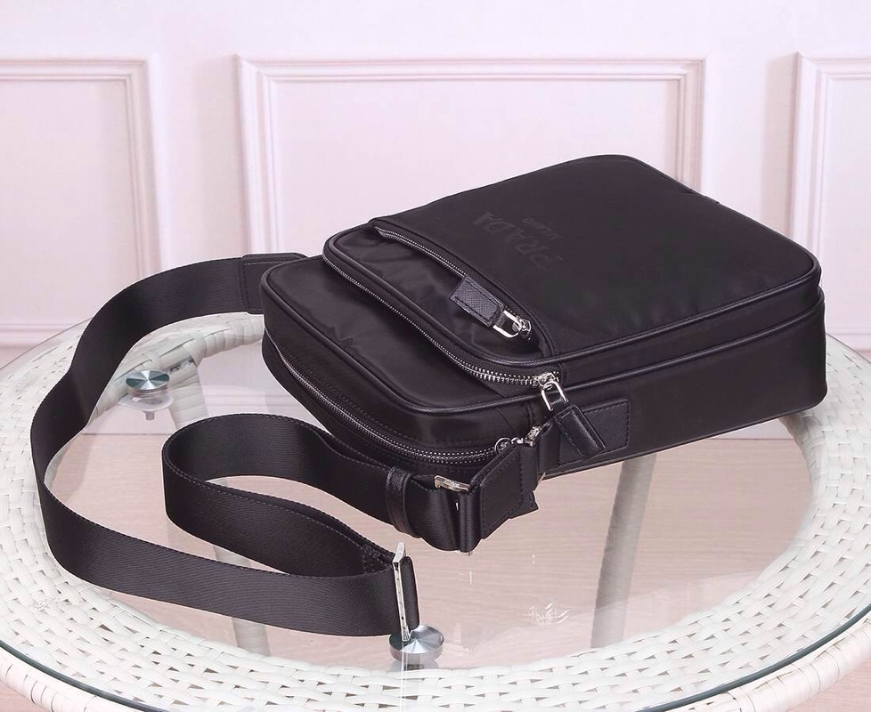 Prada8922HMF041 25*27*8 cm