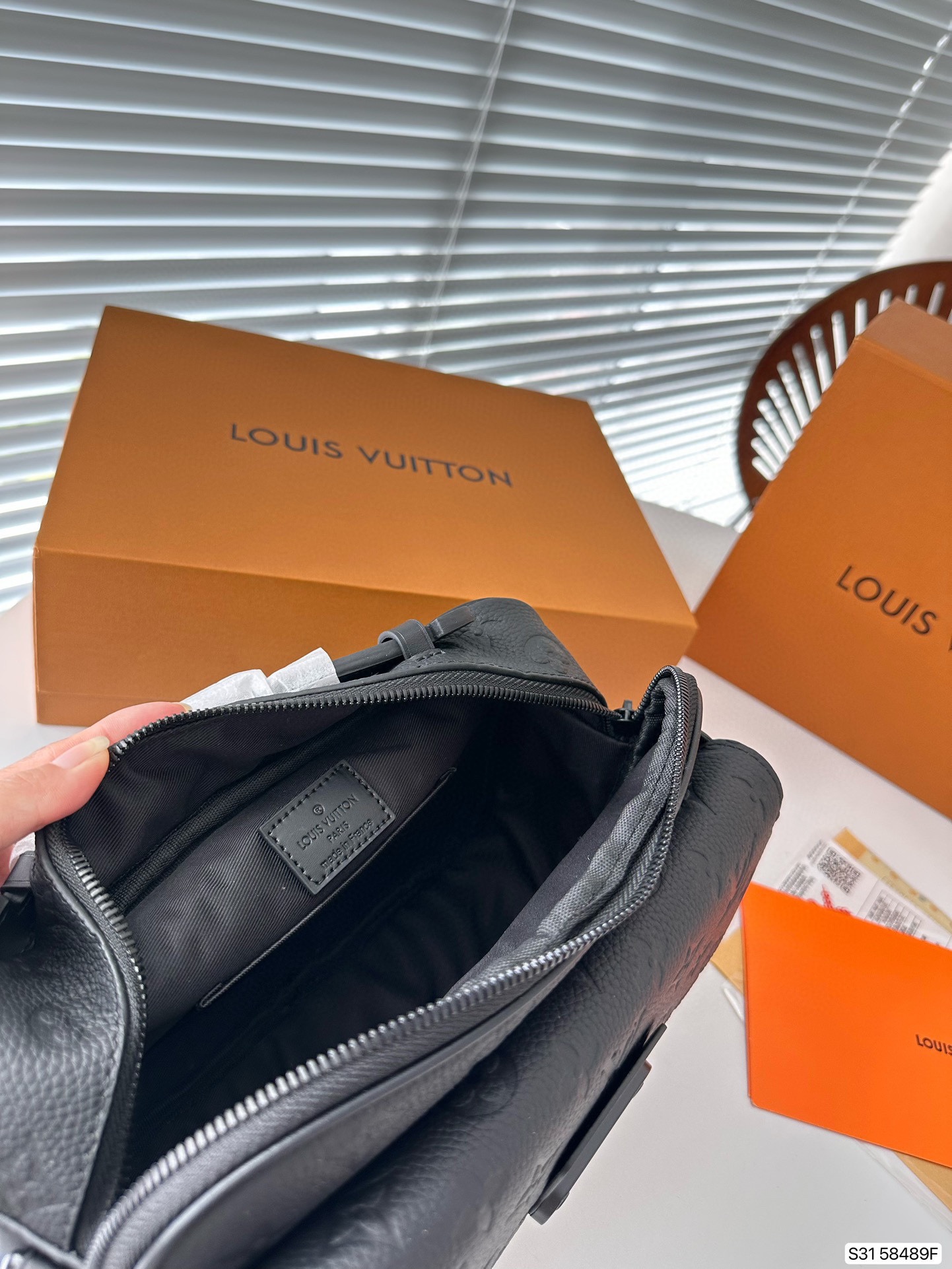 10A + quality LV S Lock Messenger Bag M58489 DB022 24cm