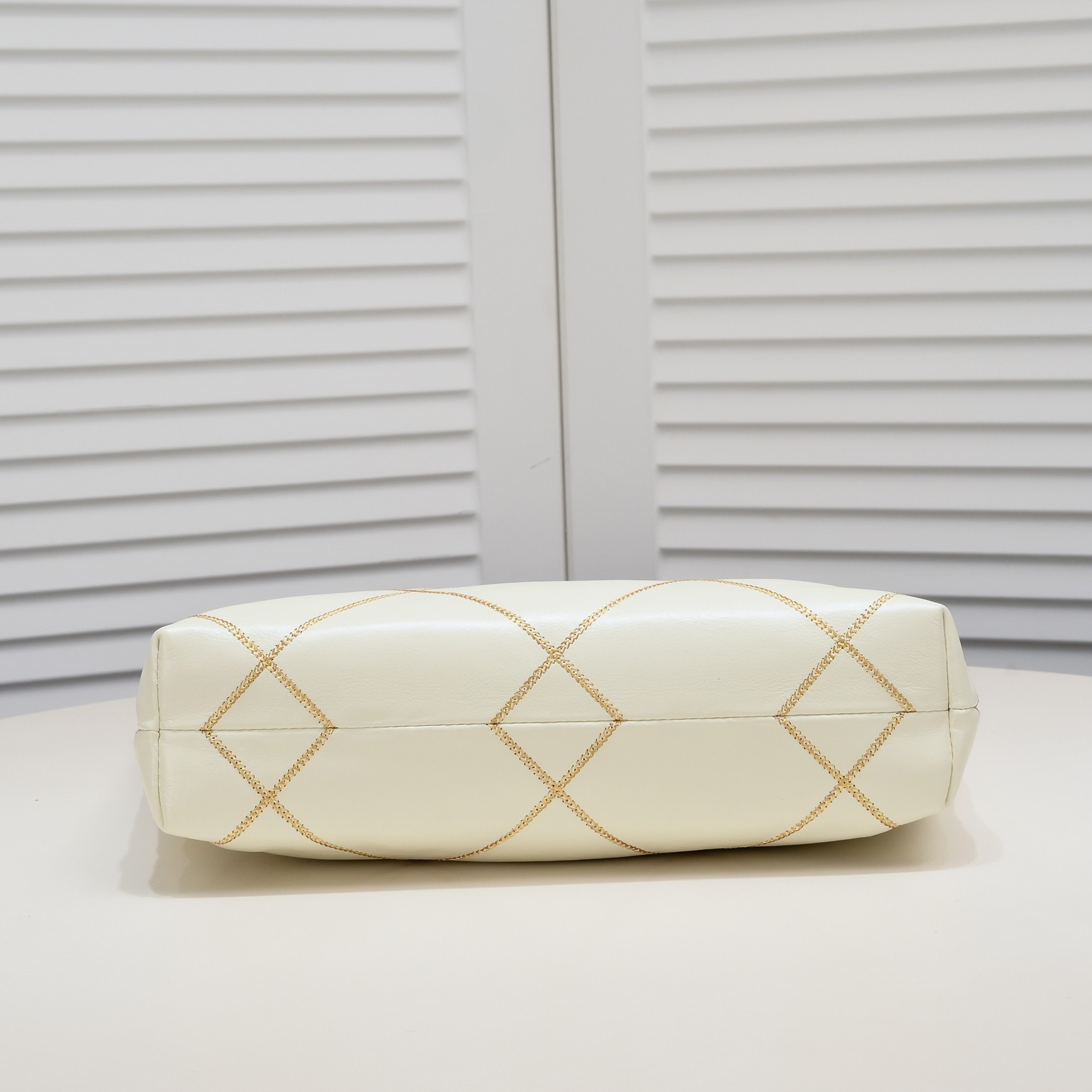 Chanel 22 Bag Pearl Bag Golden Thread Shoulder Bag Handbag