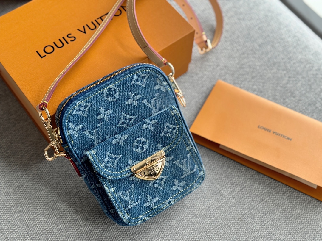 LV Mobile phone Bag 020 DB512 14cm