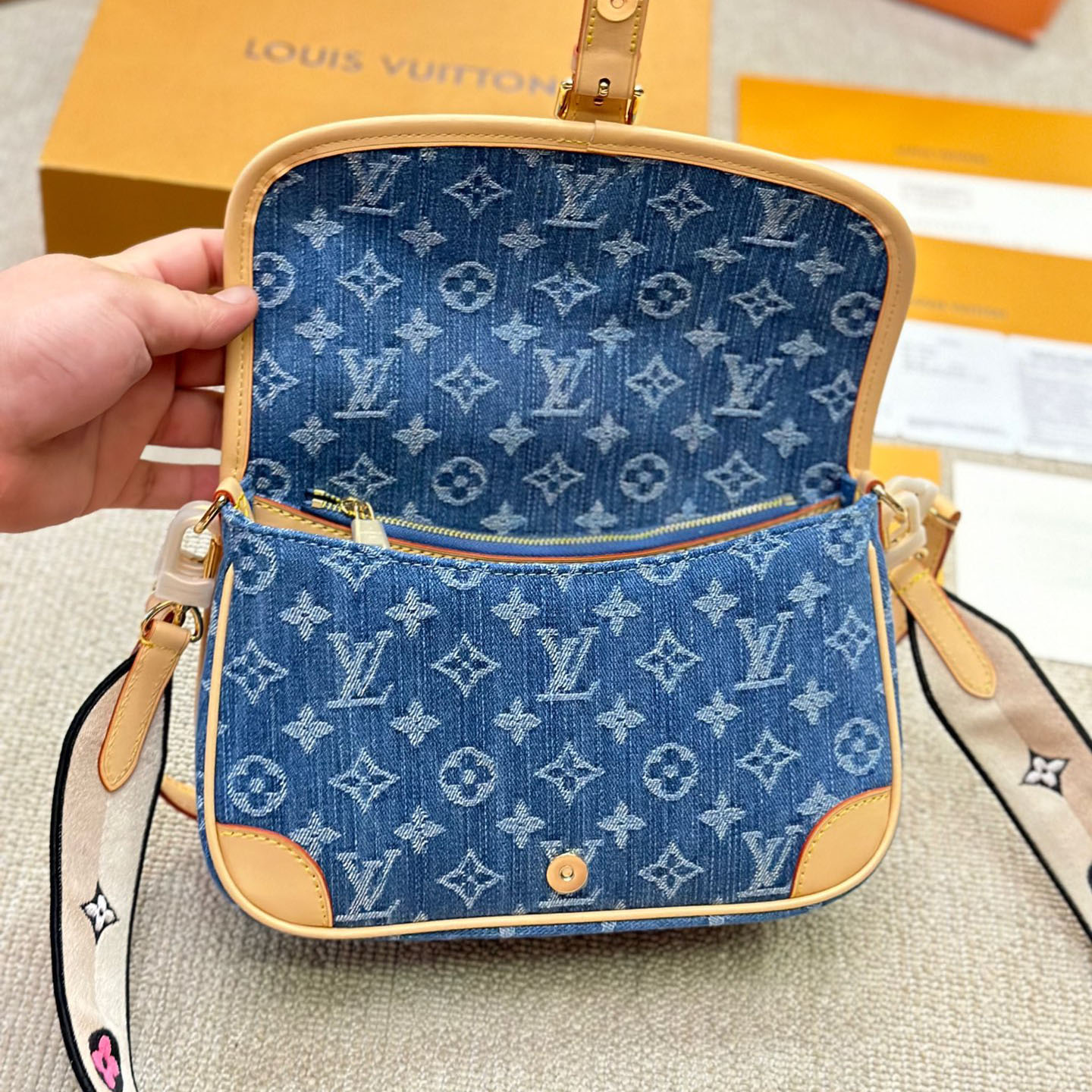 Louis Vuitton LV Diane Denim Shoulder Bag Handbag (Replica)