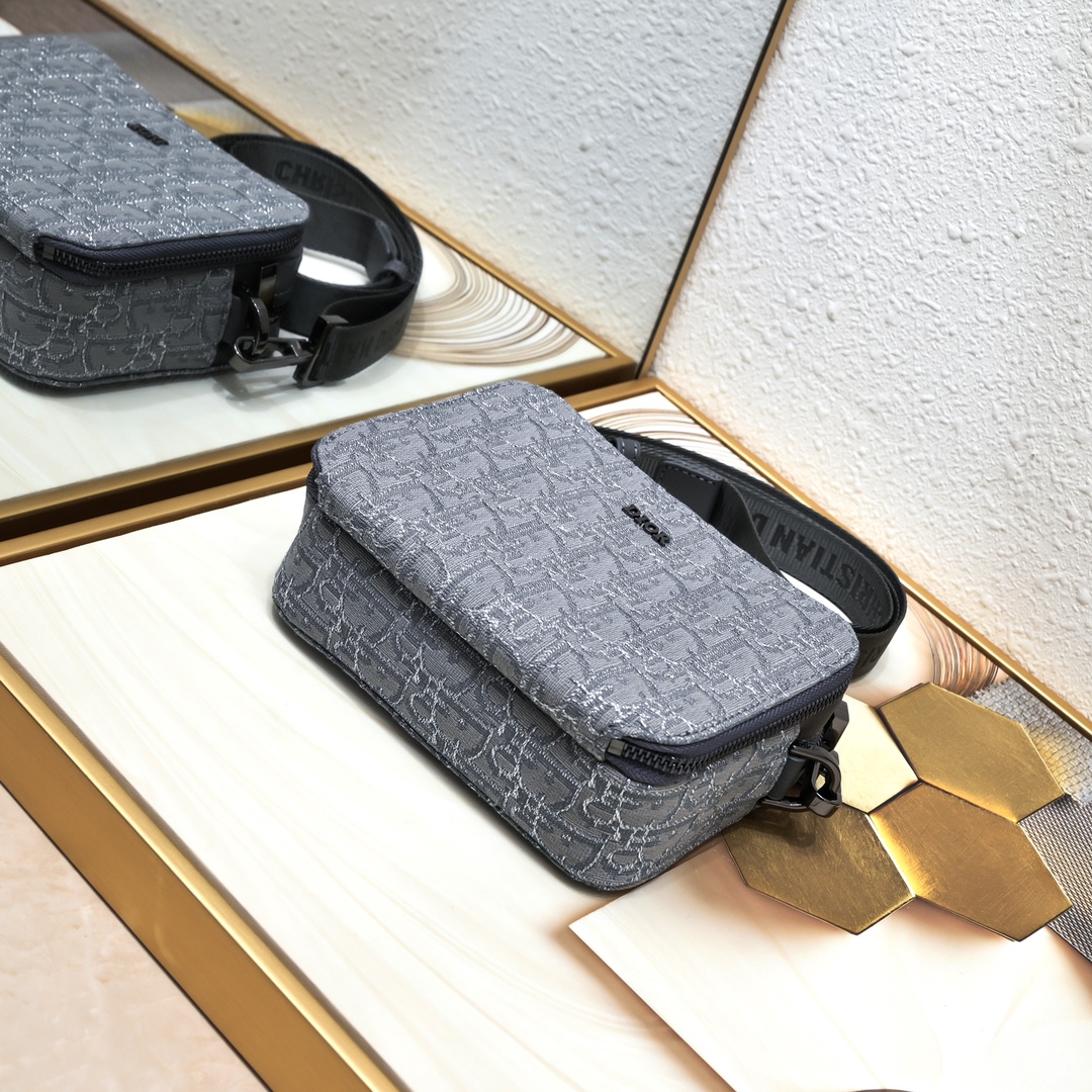 Dior Camera Bag 8888 XB061 17cm