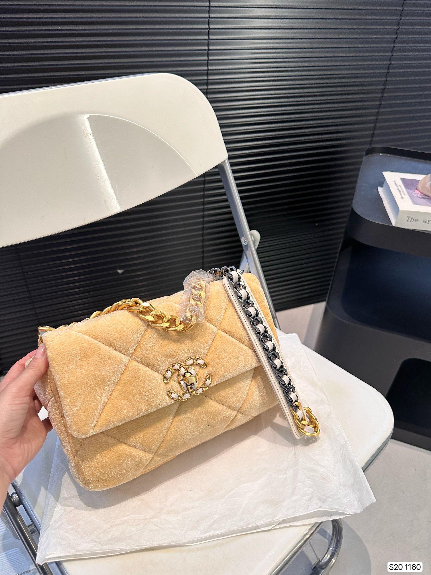 Chanel Shoulder Bag 1160 LLS561 25cm