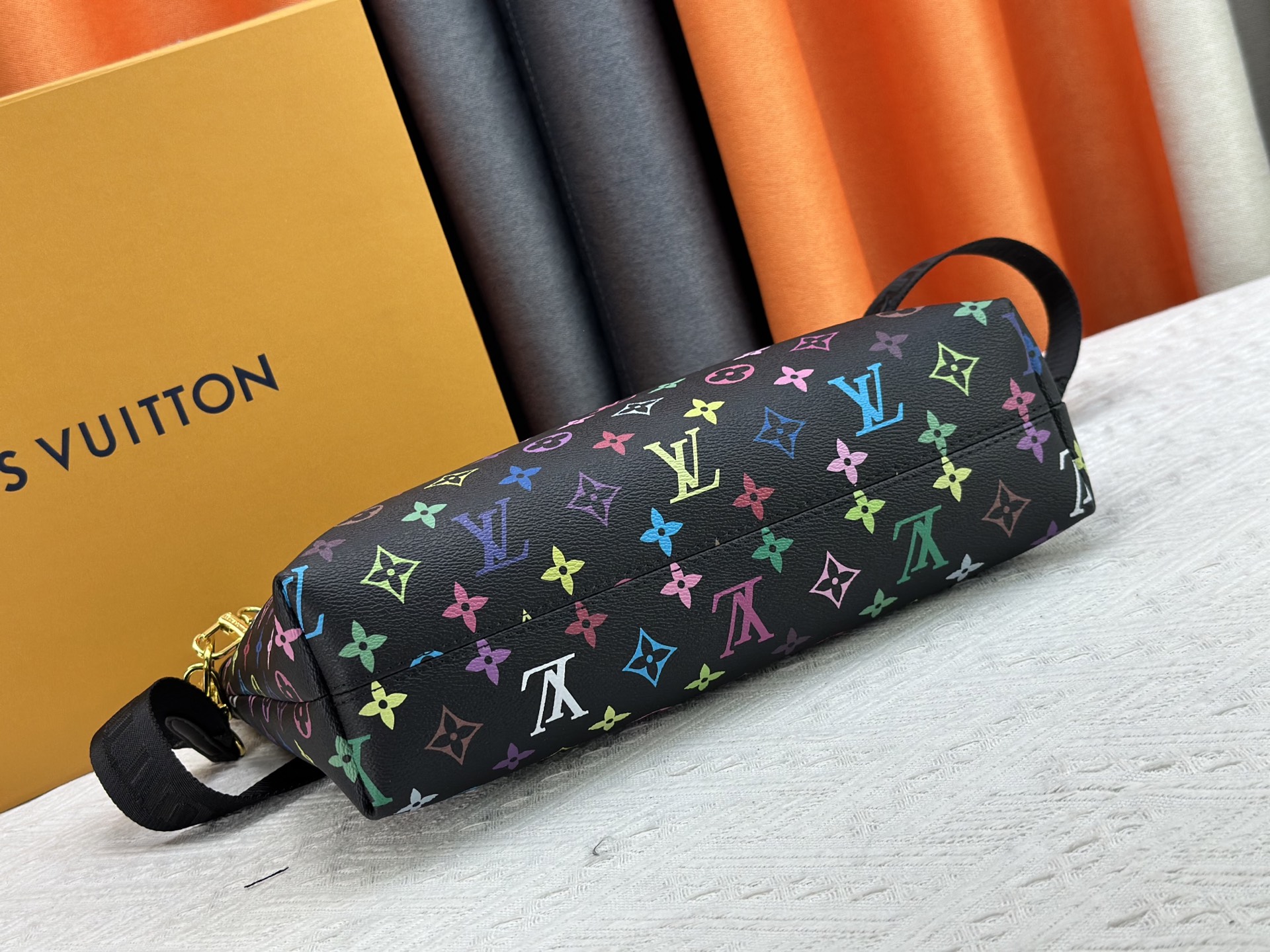 Louis Vuitton Coussin Handbag M12068 M12071