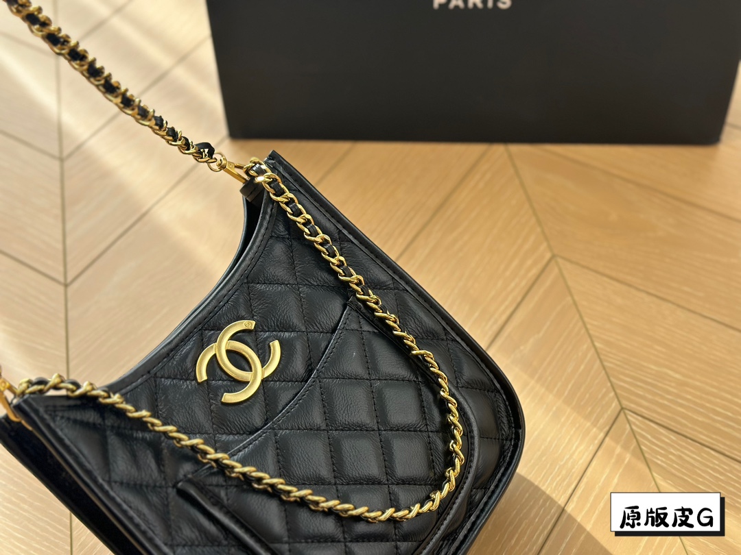 Chanel Chain Bag 010 DB512 23cm