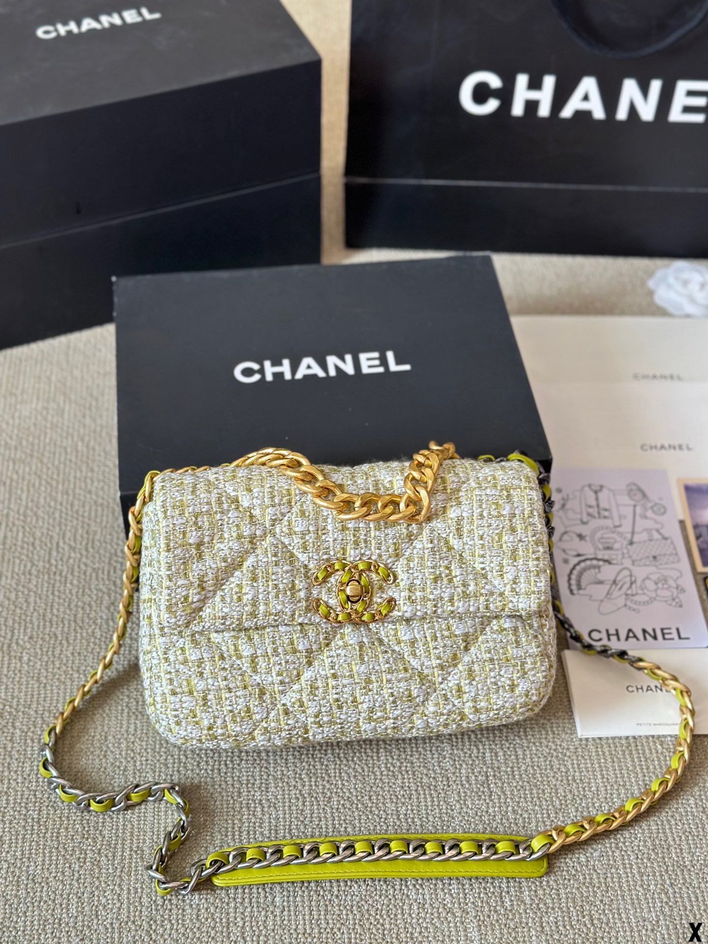 Chanel Shoulder Bag 026 DB571 26cm