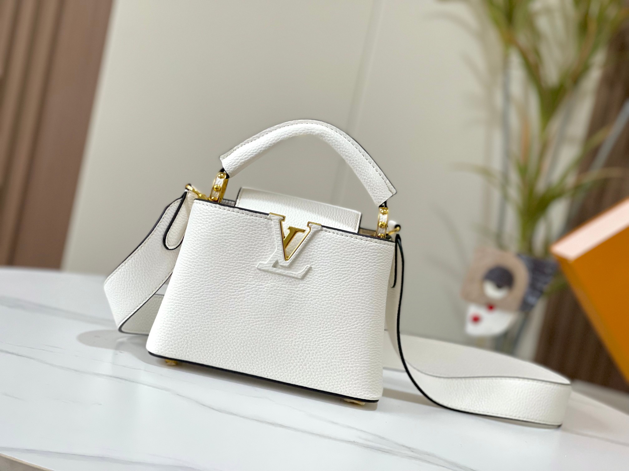 LV Capucines Bag M56071 LM091 21cm
