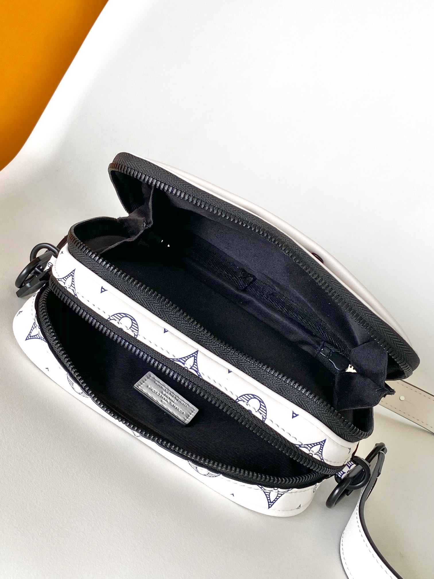 Louis Vuitton 10A Handbag Shoulder Bag Top Mirror Quality Version Neo Alpha M83383 M82542