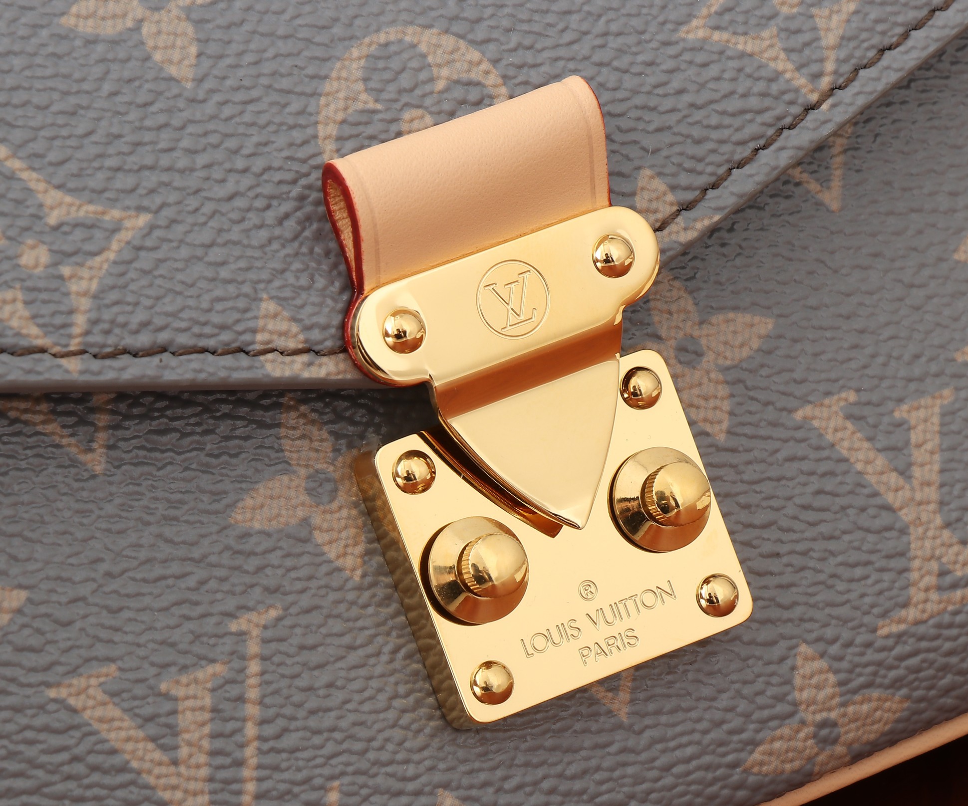 LV  BAG  Shoulder Bag m12429XYMC084  21.5 CM Top quality（10AReplica）