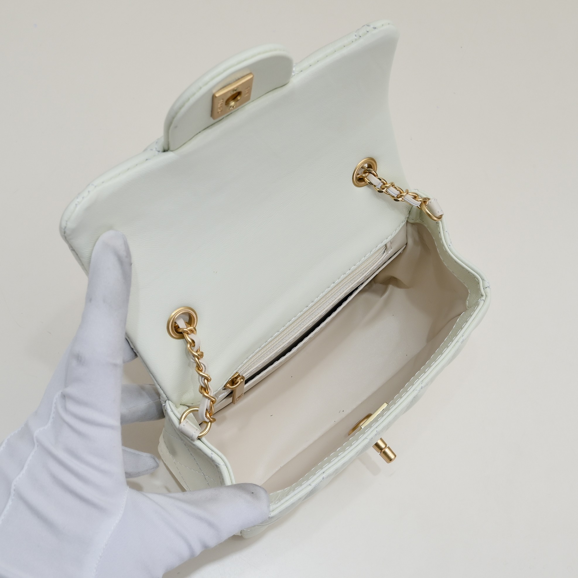 Chanel Cross Body Metal Ball Chain Shoulder Bag Handbag